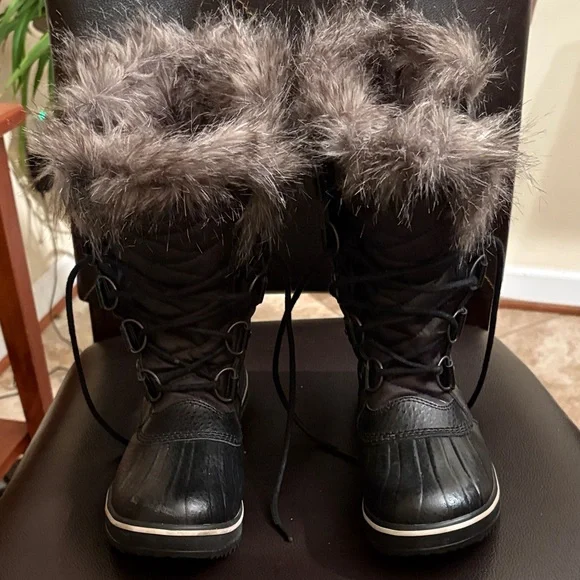 Sorel women’s waterproof Black Fur-Lined Winter Boots. Worn once - Picture 1 of 5